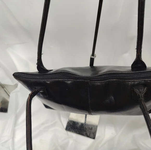 Vintage HOBO INT. Lola Tote Bag Black polished leather / brown wear highlights - Picture 9 of 10